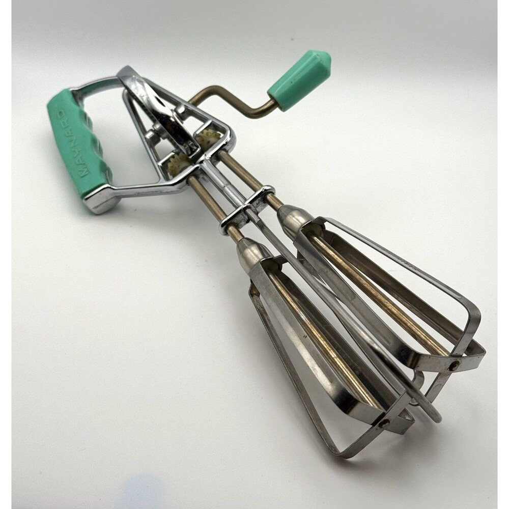 Maynard Manual Handheld Egg Beater Mixer Chrome Metal Green Handle, 2 Beaters